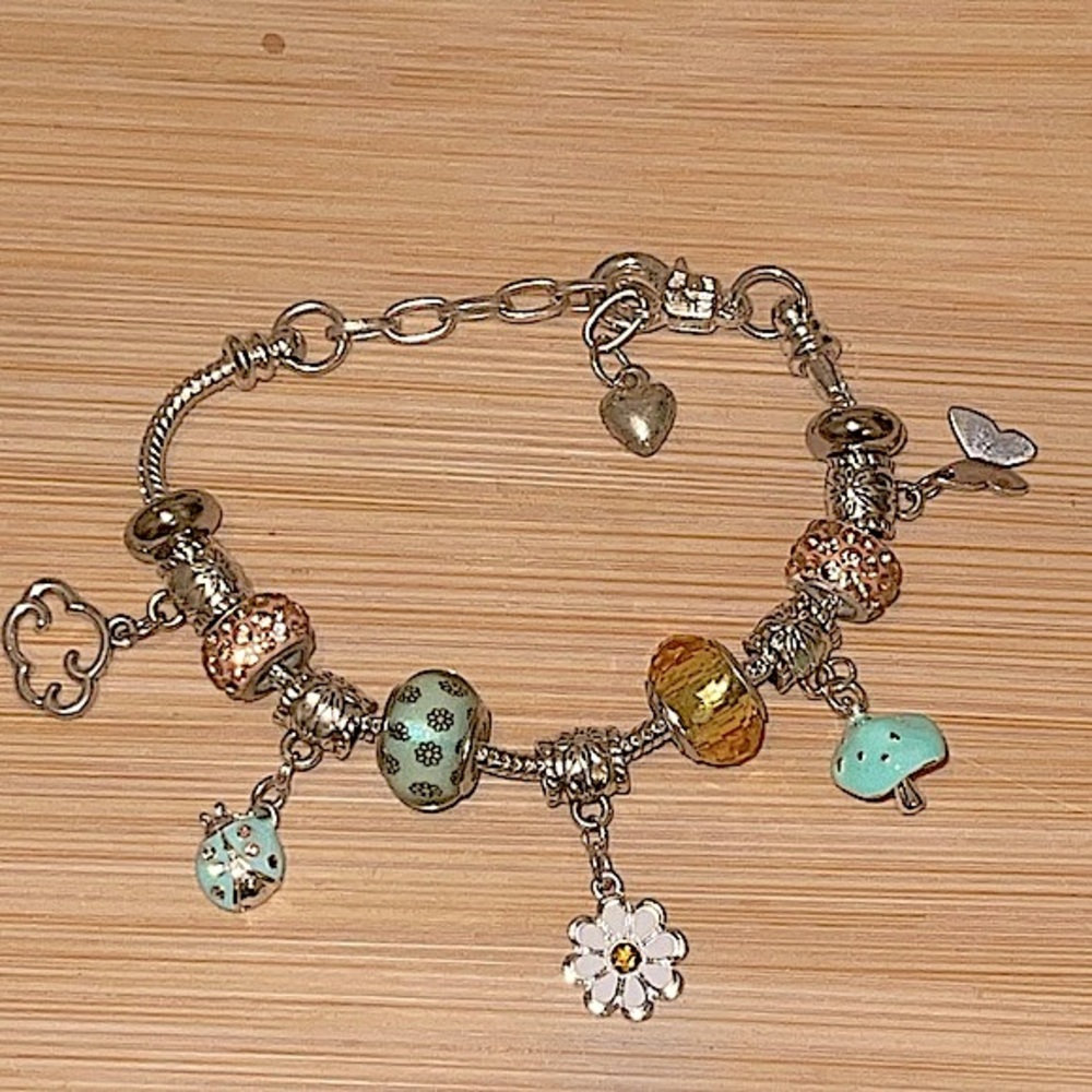 ☀️”Summer Luvin’” 🍄🦋🐞 Charm Bracelet 🌻 The Perfect Gift 🔮 SEE PHOTOS 🔮